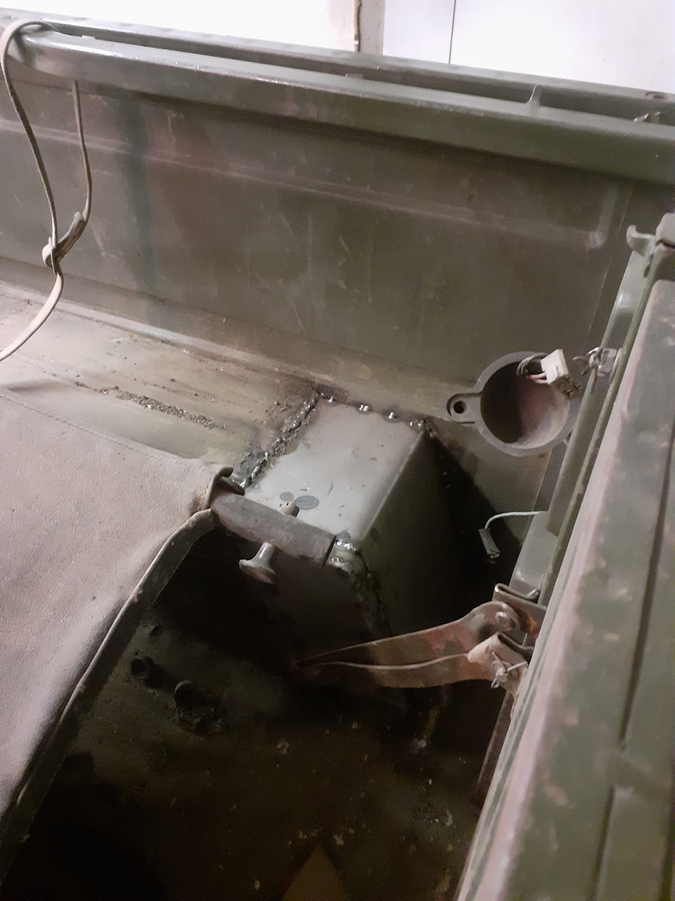 Расширители арок и резка крыльев под 33Е колеса — ЛуАЗ 969, 1,2 л, 1990 ...