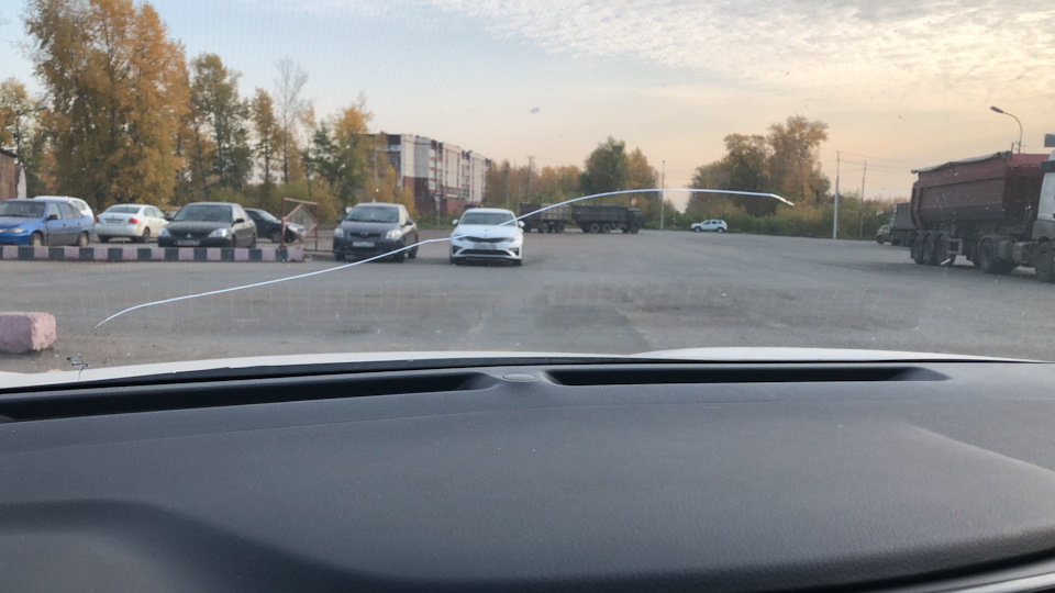 Замена лобового стекла — Nissan Qashqai (2G), 2 л, 2019 года | кузовной ...