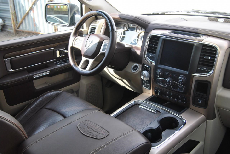 Stal Obladatelem Ram 1500 Dodge Ram 5 7 L 17 Goda Na Drive2