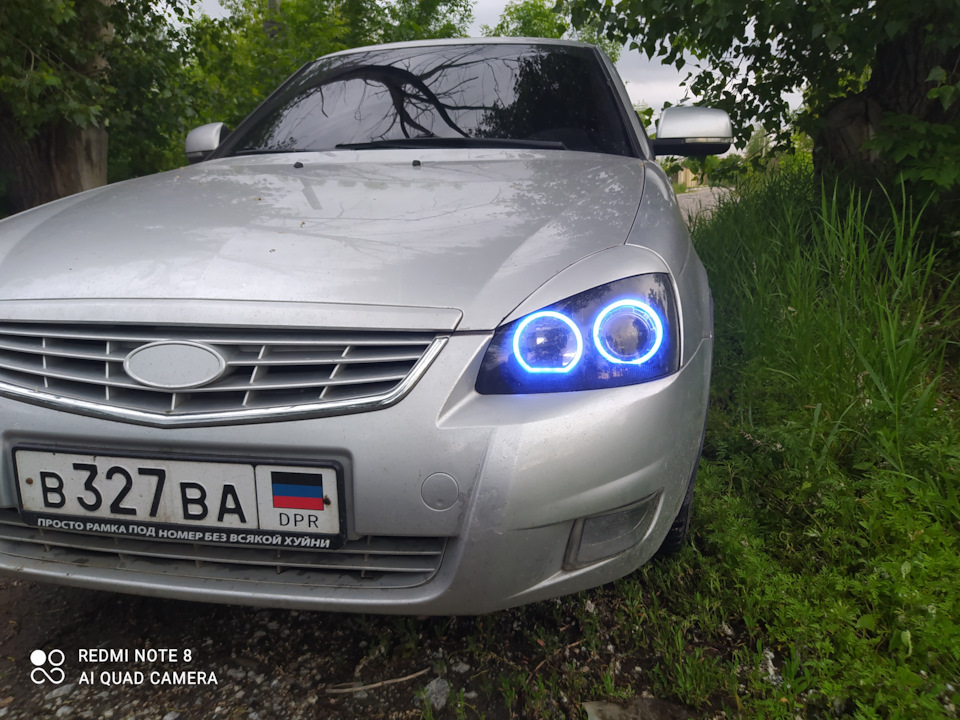 Ангельские глазки LED на LADA Priora (Bosch)