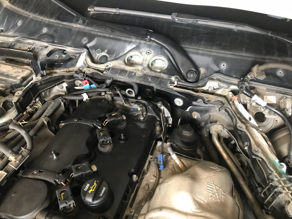 Замена уплотняющего кольца вакуумного насоса — BMW 3 series (F30), 1,6 ...