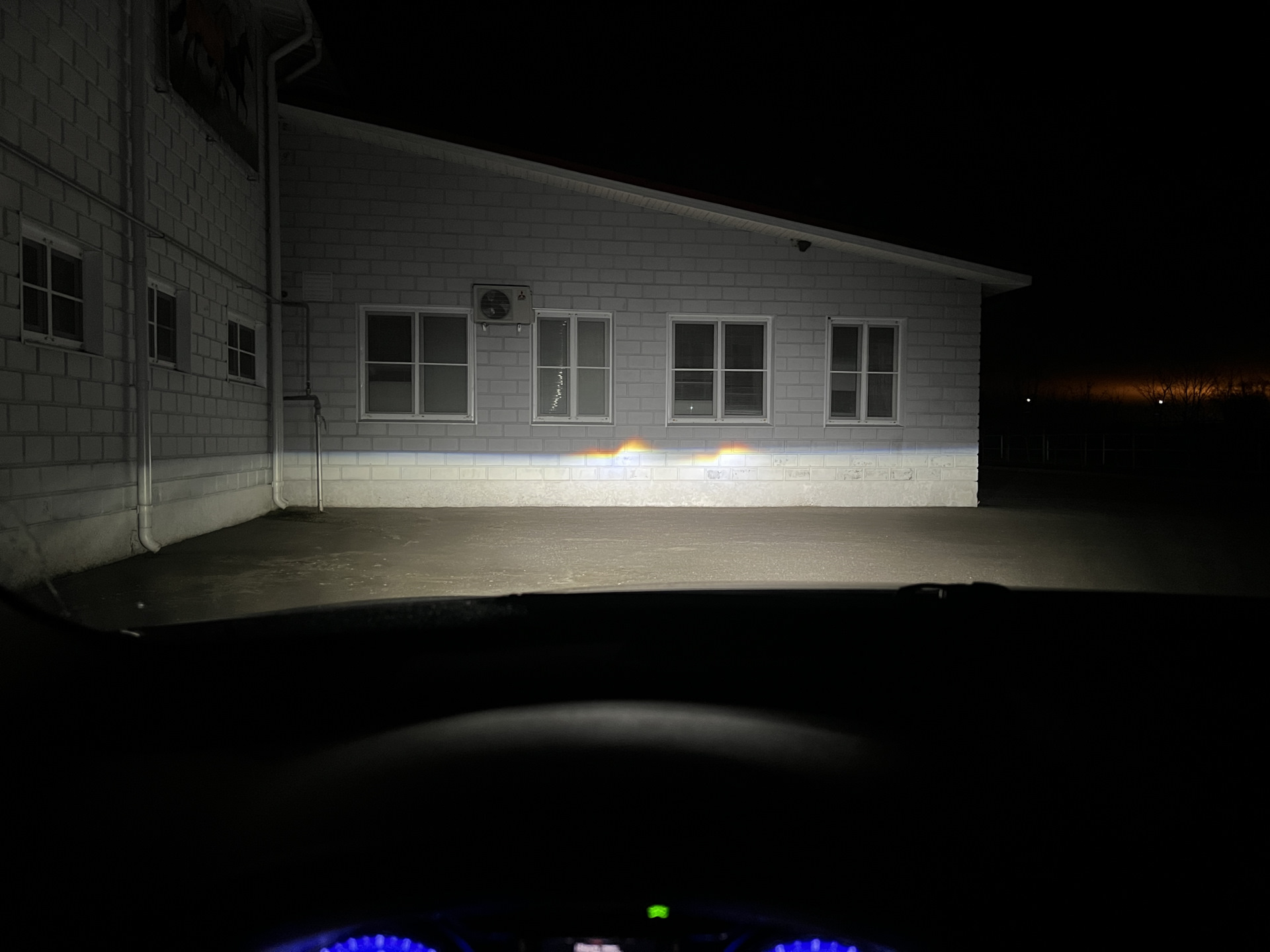 Темное время суток. Свет. MTF Night Assistant bi led. Темное время.