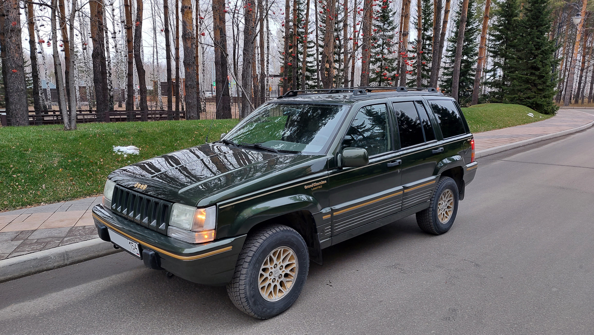 №33 Полосы на кузове. Эмблемы. — Jeep Grand Cherokee (ZJ), 5,2 л, 1995 года  | кузовной ремонт | DRIVE2