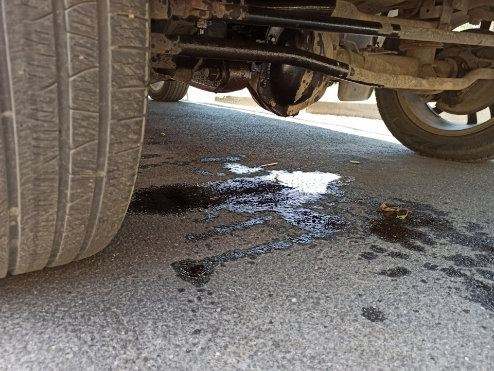 Выдавило масло из двигателя — УАЗ Patriot, 2,7 л., 2017 года | поломка ...