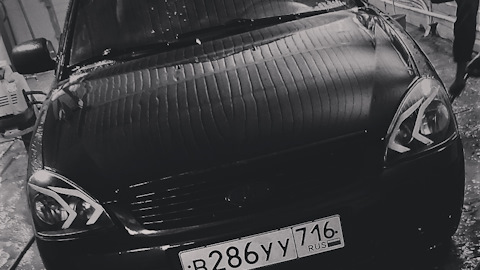 Черная приора на черных дисках r15