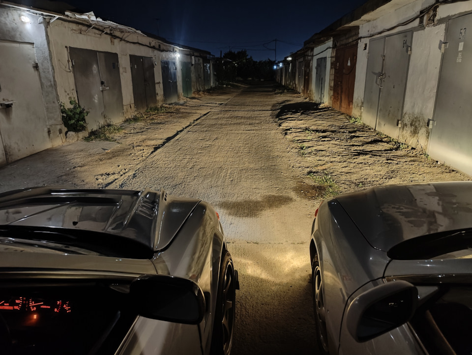 Так светят туманки Стаса без моих — Toyota Chaser (100)