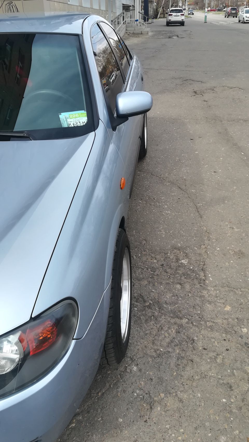 Вид сбоку — Nissan Almera II (N16)