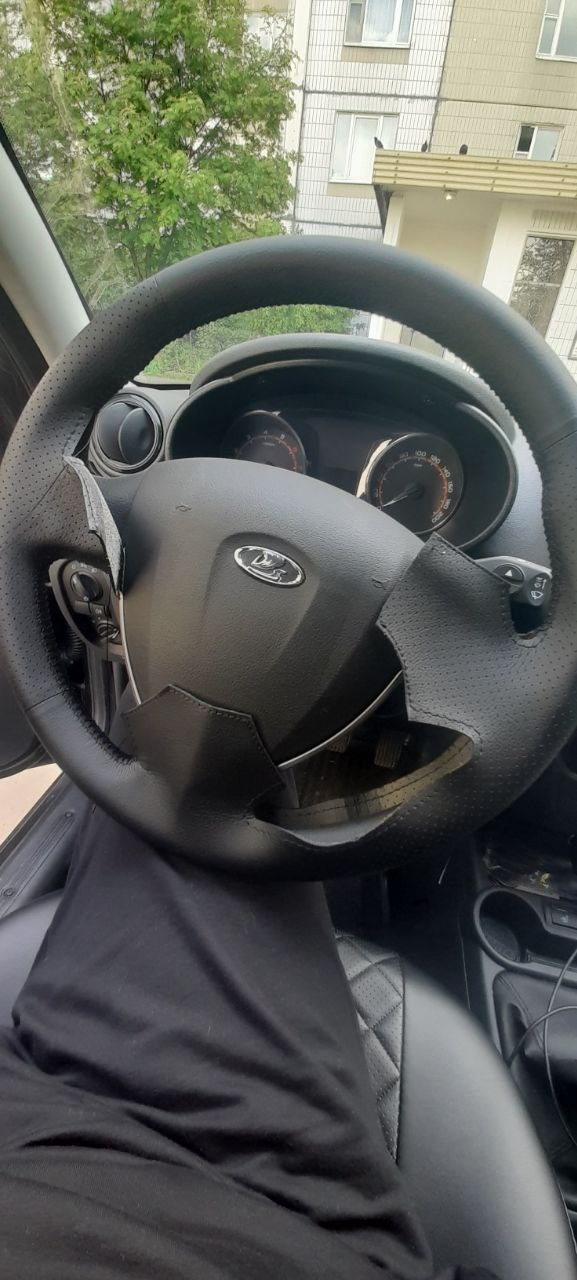 Оплётка руля — Lada Гранта Лифтбек (2-е поколение), 1,6 л, 2023 года ...