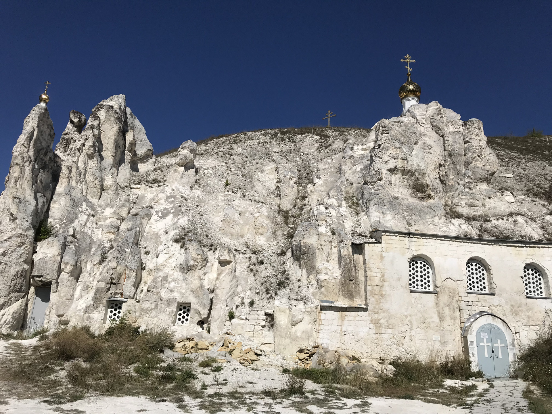 Бахчисарай монастырь в скале