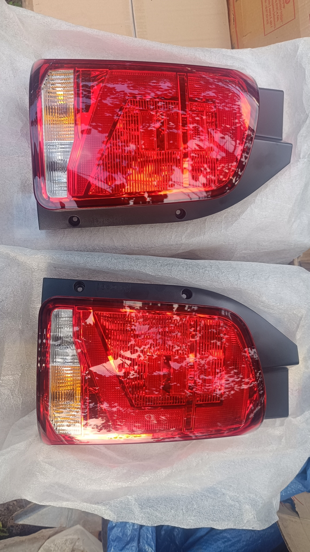 Установка задних фонарей — Volkswagen Transporter T5, 1,9 л, 2005 года ...
