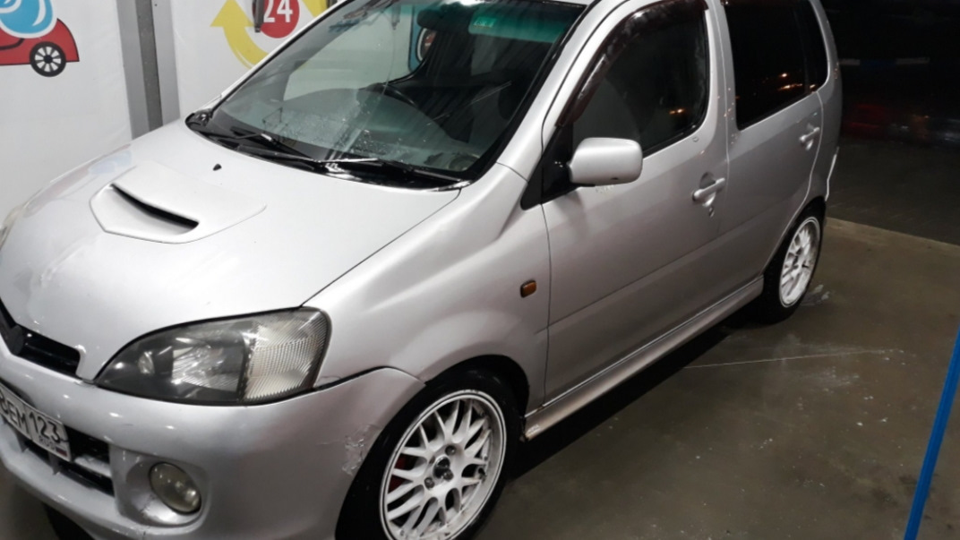 Yrv 1.3. Daihatsu YRV 1.3. YRV 1.3 Turbo. Дайхатсу УРВ турбо 1.3. Daihatsu YRV 1.3 Turbo White.