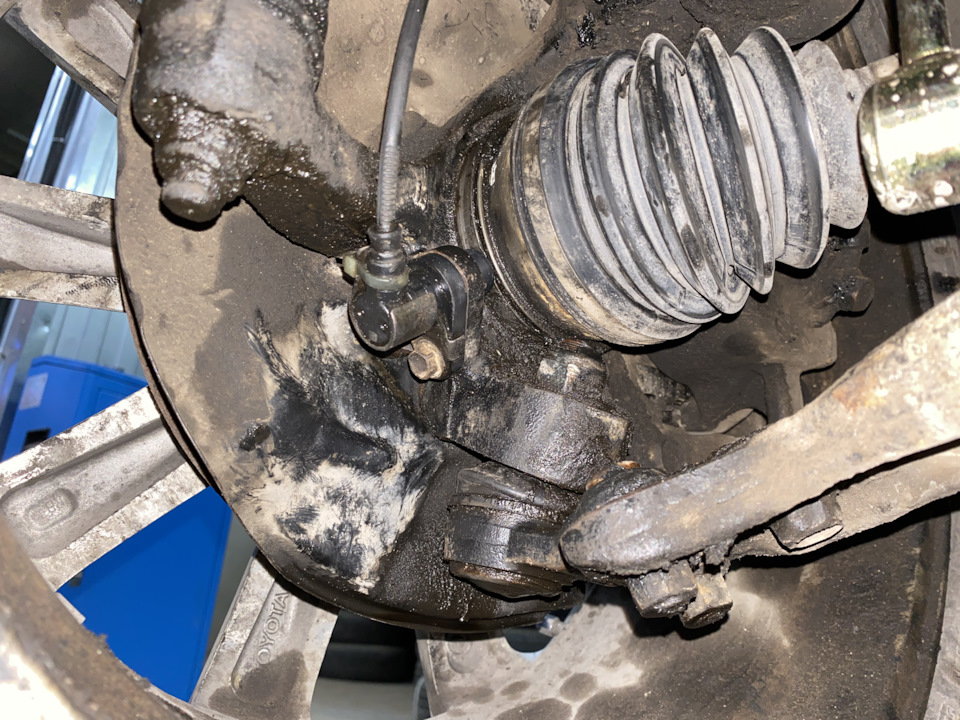 Фото в бортжурнале Toyota Mark II Qualis