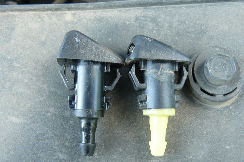 Замена штатных форсунок системы омывателя ветрового стекла на веерные ...