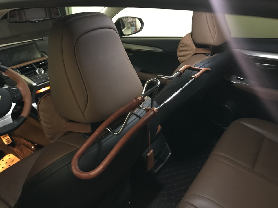 Место для пиджака — Lexus NX (1G), 2 л, 2015 года | аксессуары | DRIVE2