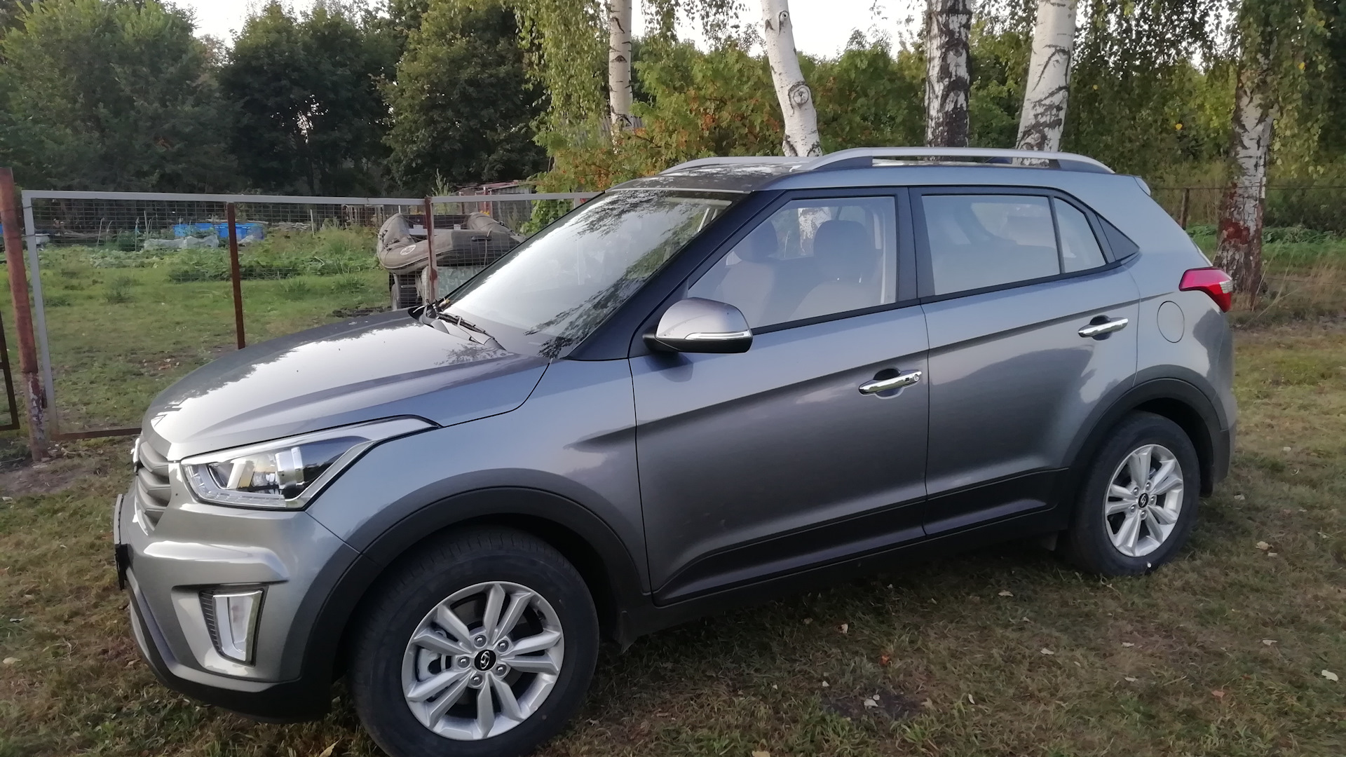 Hyundai Creta серый 2.0 4wd. Creta Hyundai 4.0 WD. Hyundai Creta серая с чёрной крышей. Хендай Крета серая с черной крышей.