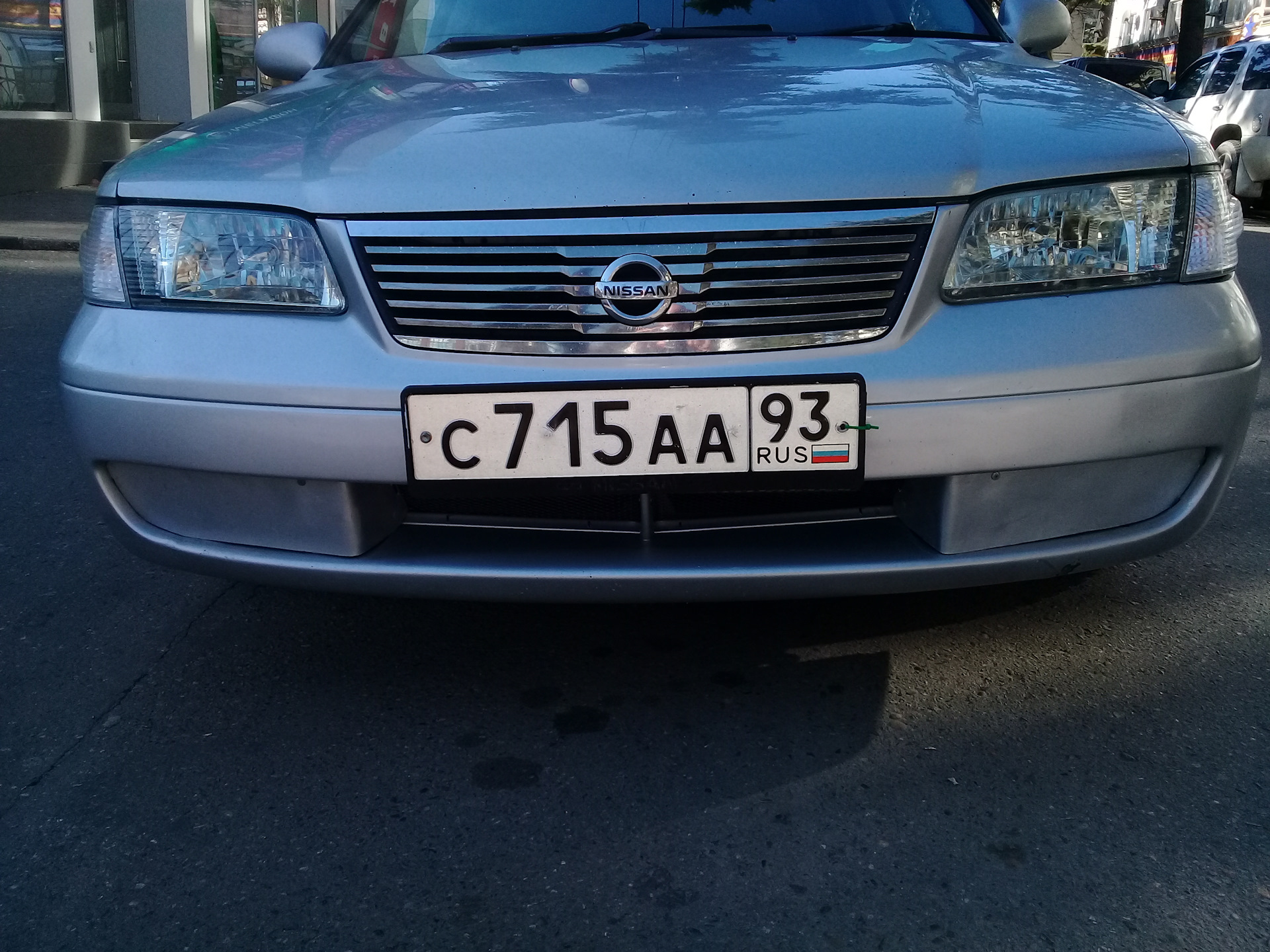 Ниссан санни fb15. Nissan Sunny fb15. Противотуманки Nissan Sunny fb15.