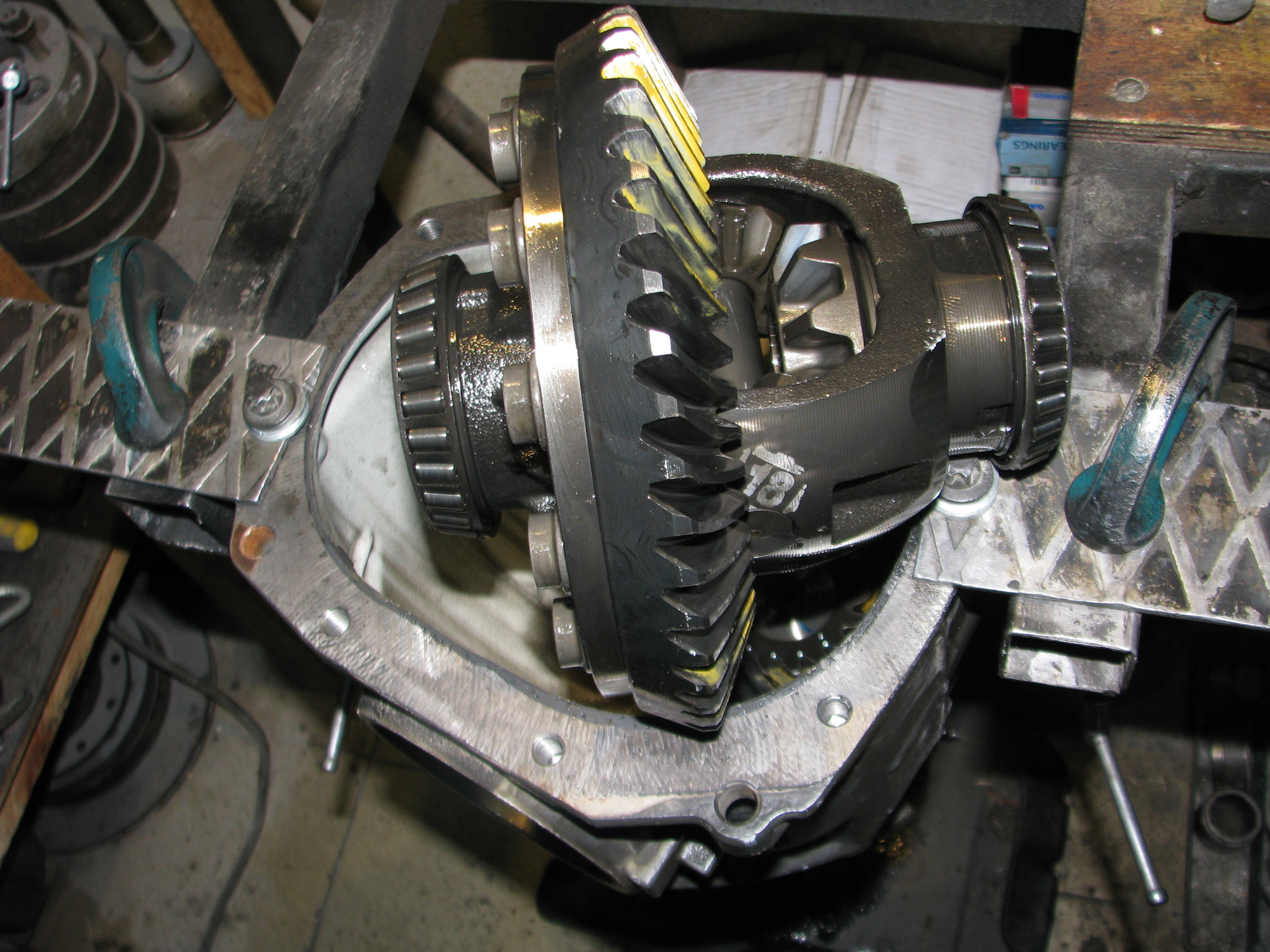 Как настроить дифференциал. Что такое дифференциал на весте. Дифференциал заднего моста ваз 2107. Самоблокирующийся дифференциал схема устройства. Межосевой дифференциал уаз 469.