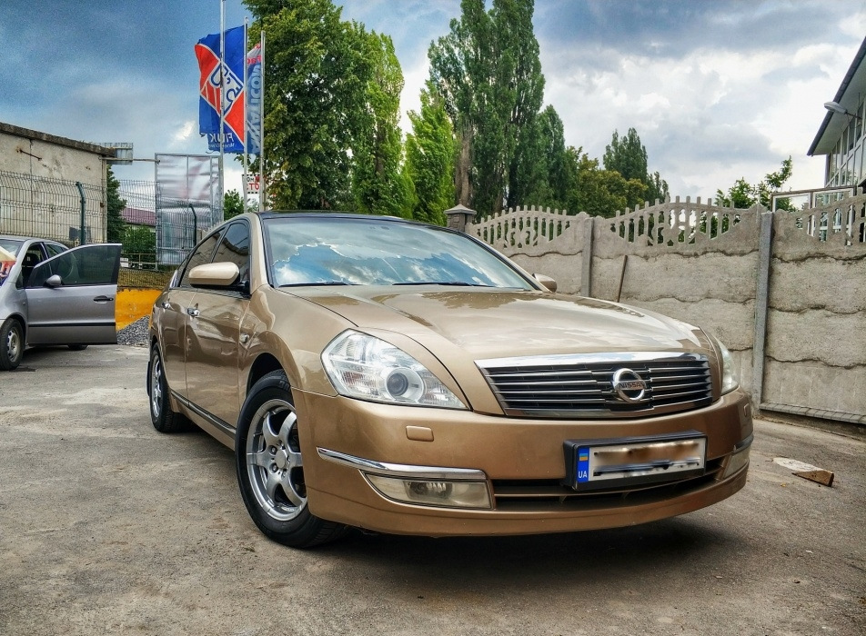 Nissan teana j31. Nissan Teana 2007 реснички.