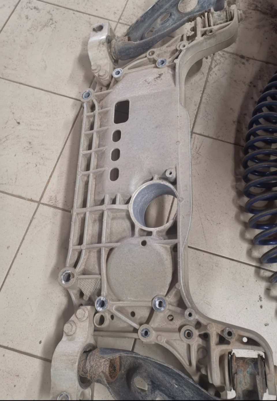 Скрежет в передней подвеске. — Volkswagen Tiguan (1G), 2 л, 2013 года ...