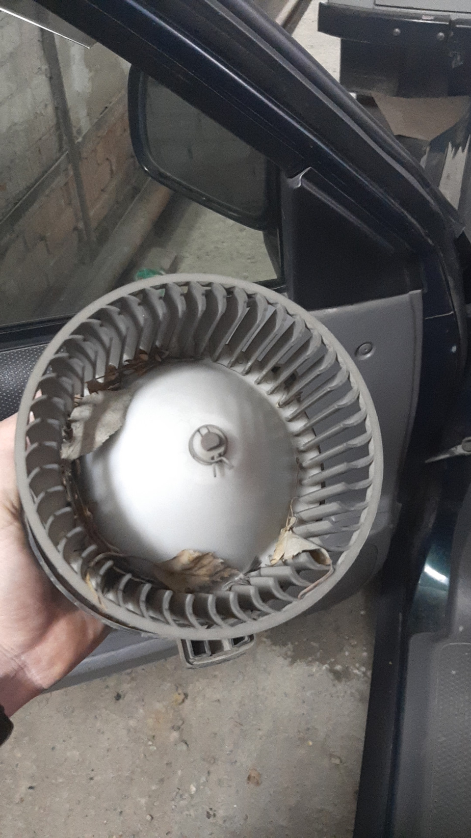 Шум вентилятора отопителя и "гремящие" двери — Honda CR-V (RD1/RD2), 2 ...