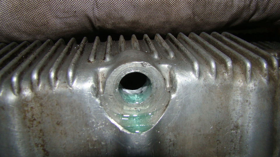 Снятие и установка поддона(нарезка новой резьбы сливной пробки) 1.6 bse ...