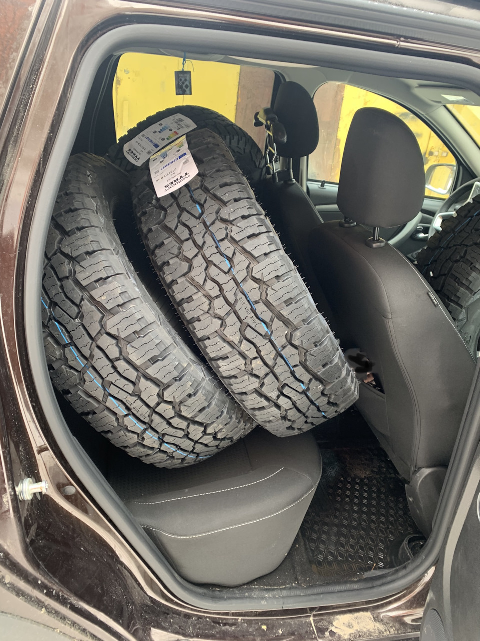 Летняя резина Nokian Outpost 215/70 R16 — Renault Duster (1G), 1,5 л ...