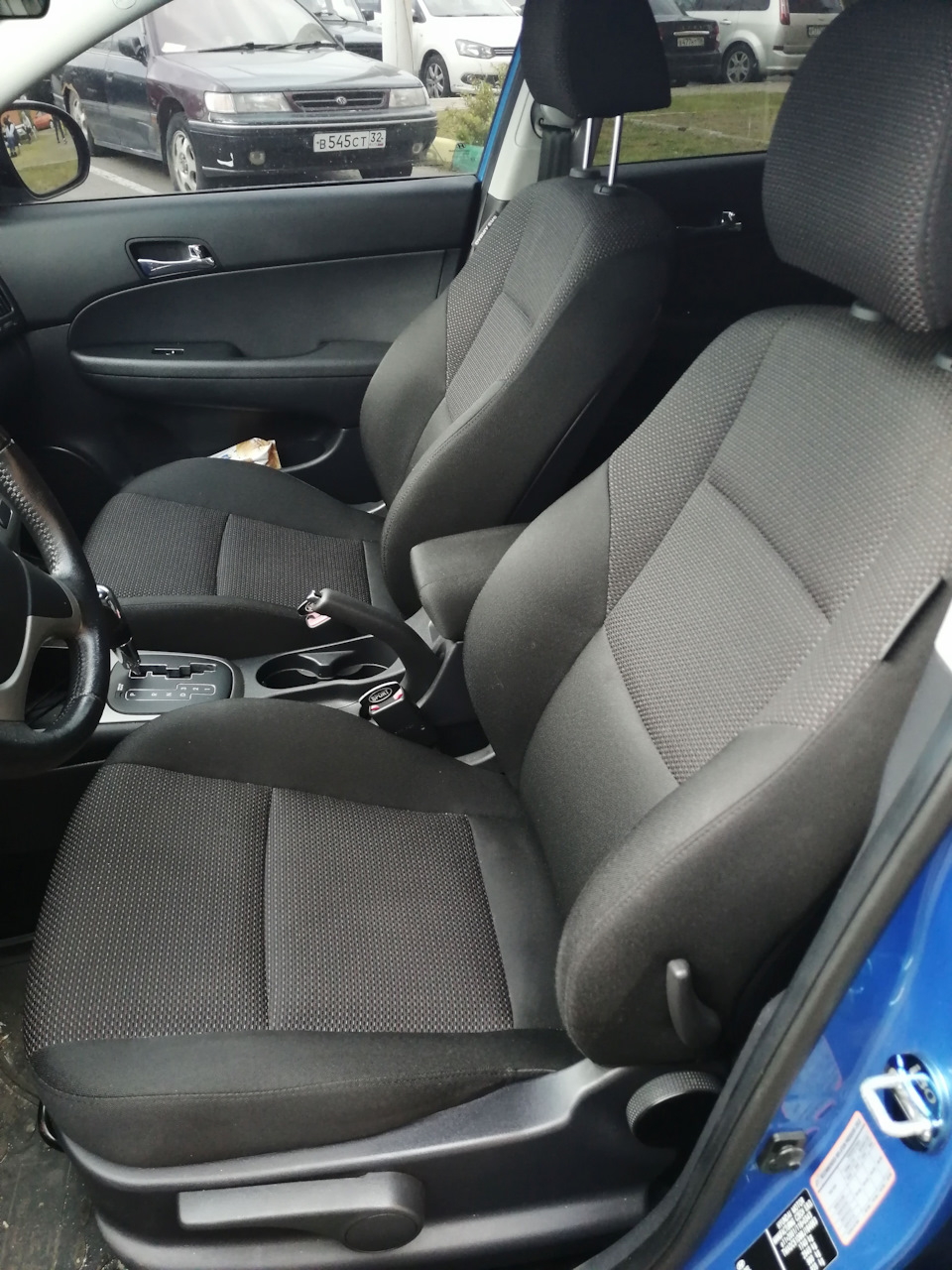 Хендай i30 хэтчбек салон. Салон хендай i30 2012. Hyundai i20 isofix. Сиденья хендай i30. Hyundai 30 салон сиденья.