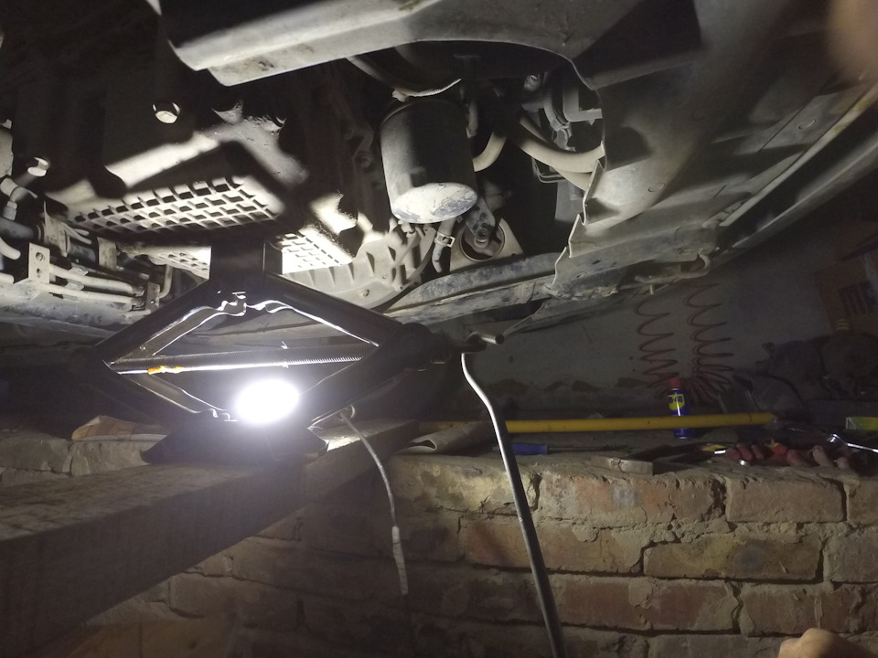 Вибрация руля на холостых, рвет подушку — Lada 2114, 1,5 л, 2006 года ...