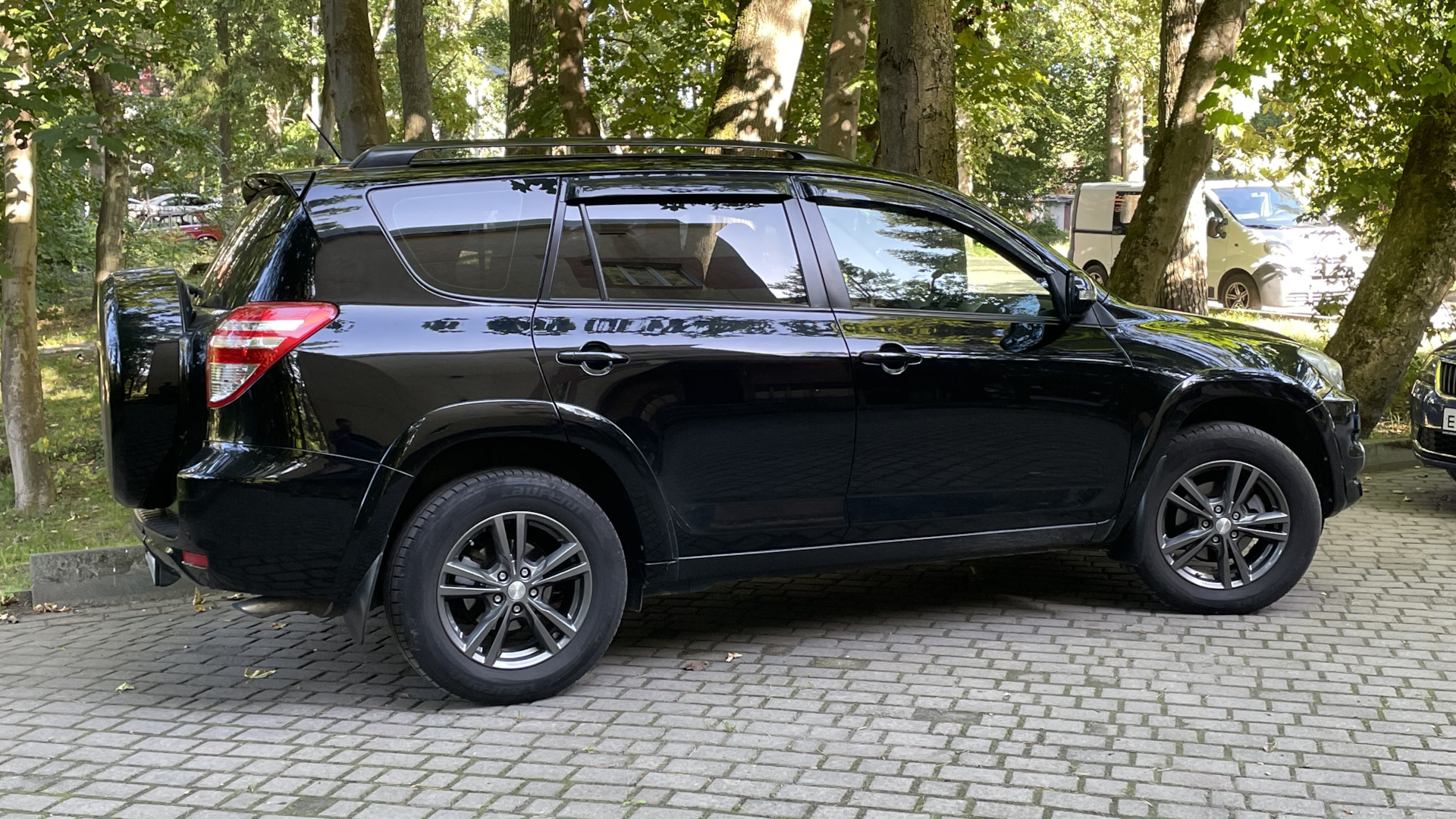 Toyota RAV4 (III) 2.4 бензиновый 2011 | Long на DRIVE2