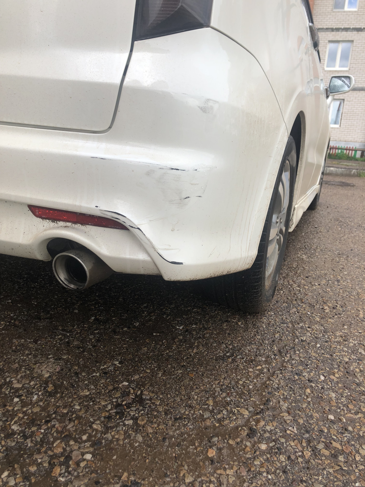 Поцарапали бампер — Honda Stream, 1,8 л, 2010 года | ДТП | DRIVE2