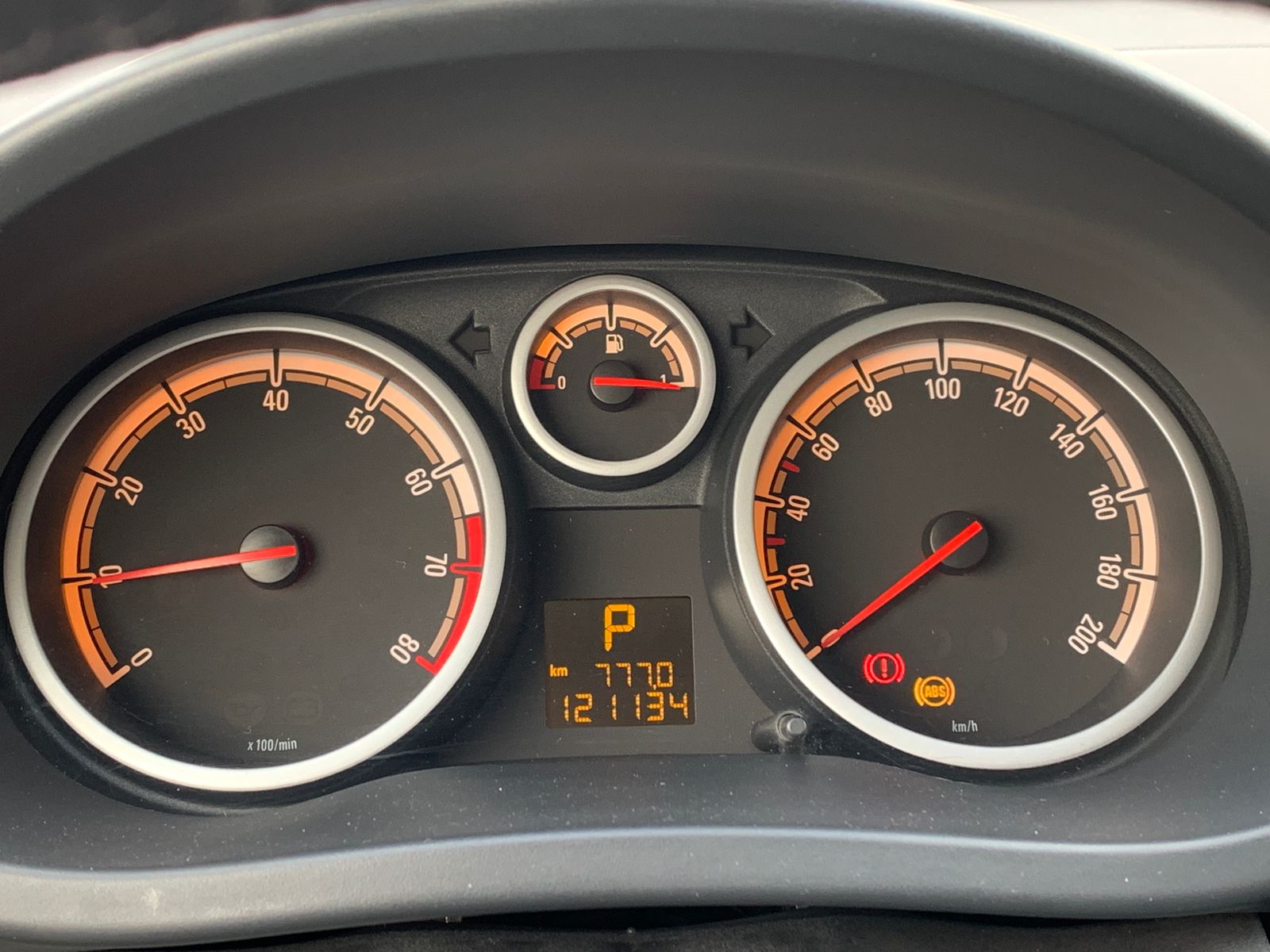 Опель корса загорелся значок. Лампы приборной панели opel astra h. Опель корса д 1. Опель корса загорелся значок. 2 рабочая температура двигателя.