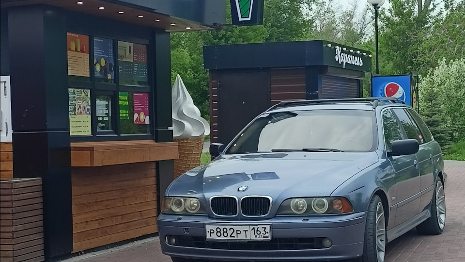 Смесь Самарсаих номеров и тонированого лобаша сработала. — BMW 5 series ...
