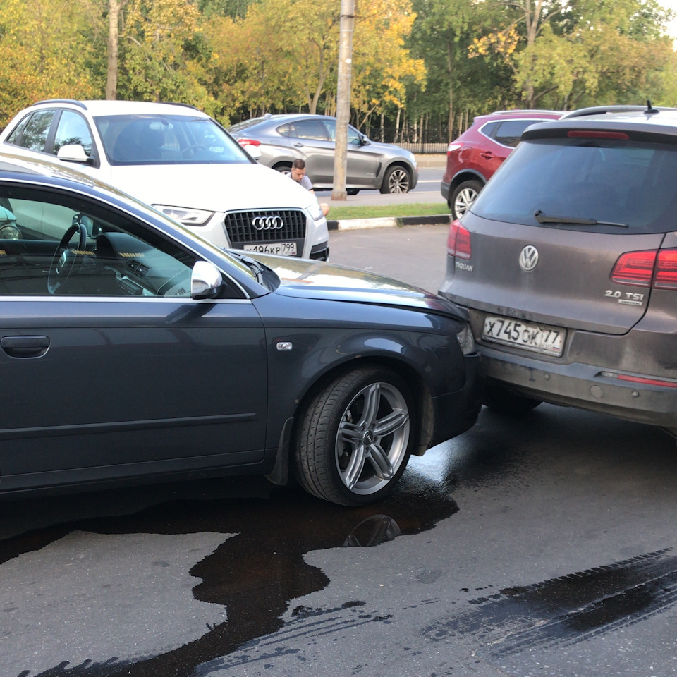 Вроде мелочь? — Audi A4 Avant (B7). Запчасти на фото: 7458877