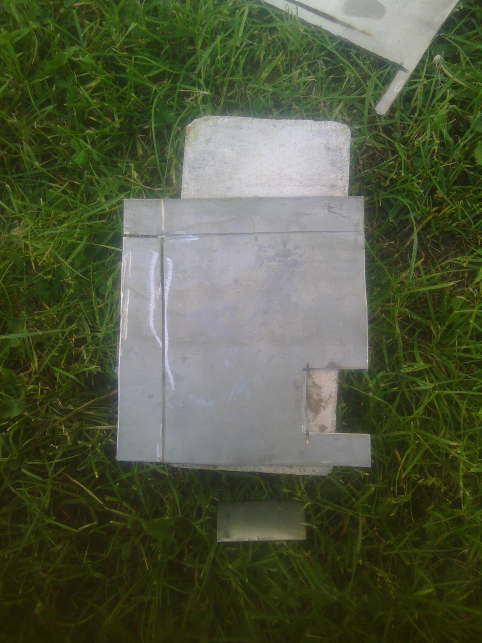 Площадка под аккумулятор — Volkswagen Passat B2, 1,6 л, 1985 года ...