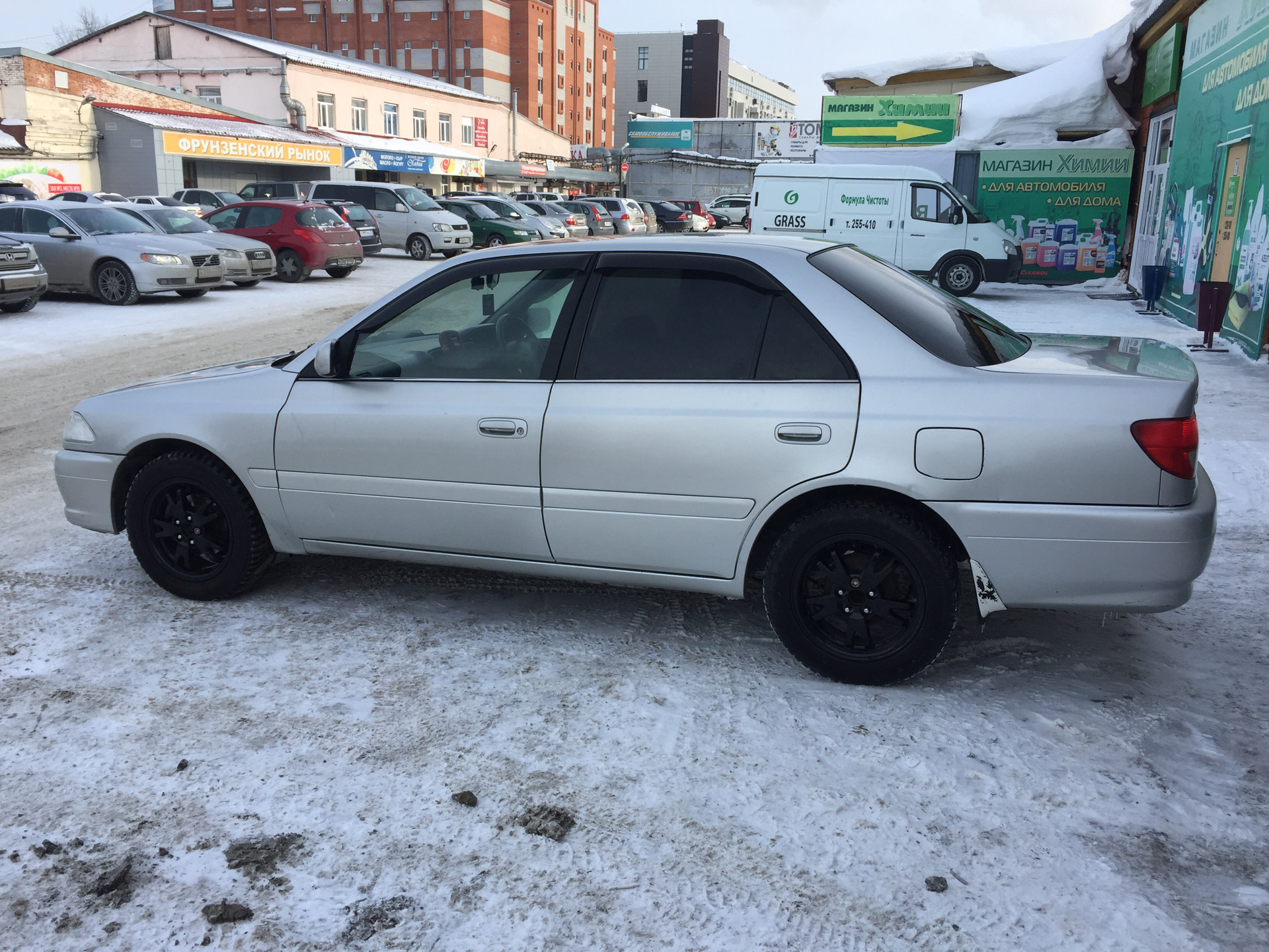 Toyota Carina 2000 белая тонированная