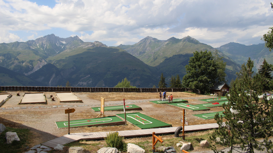 Мини-гольф и площадки для петанка. — Audi A4 (B9)