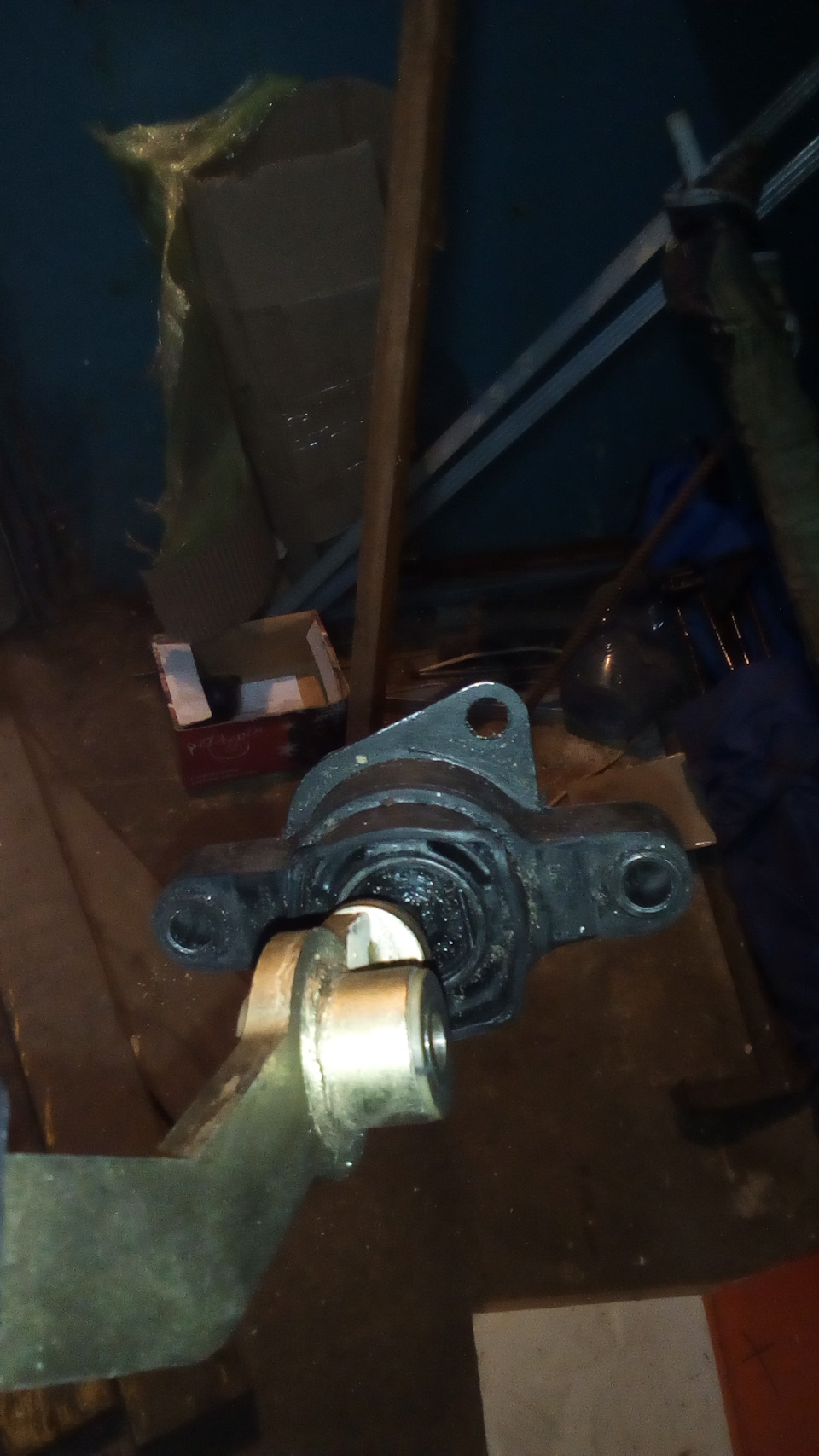 Замена подушки кулисы КПП — Lada 21120, 1,5 л, 2003 года | своими ...