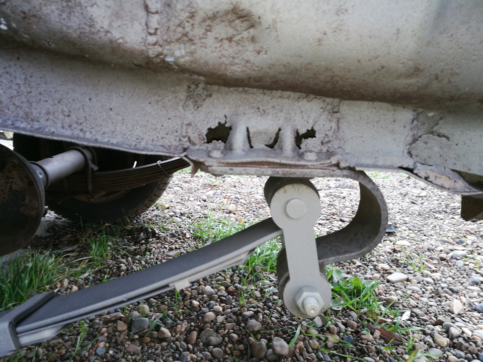 Лампы в габариты MTF — Nissan Pathfinder (3G), 2,5 л, 2005 года ...