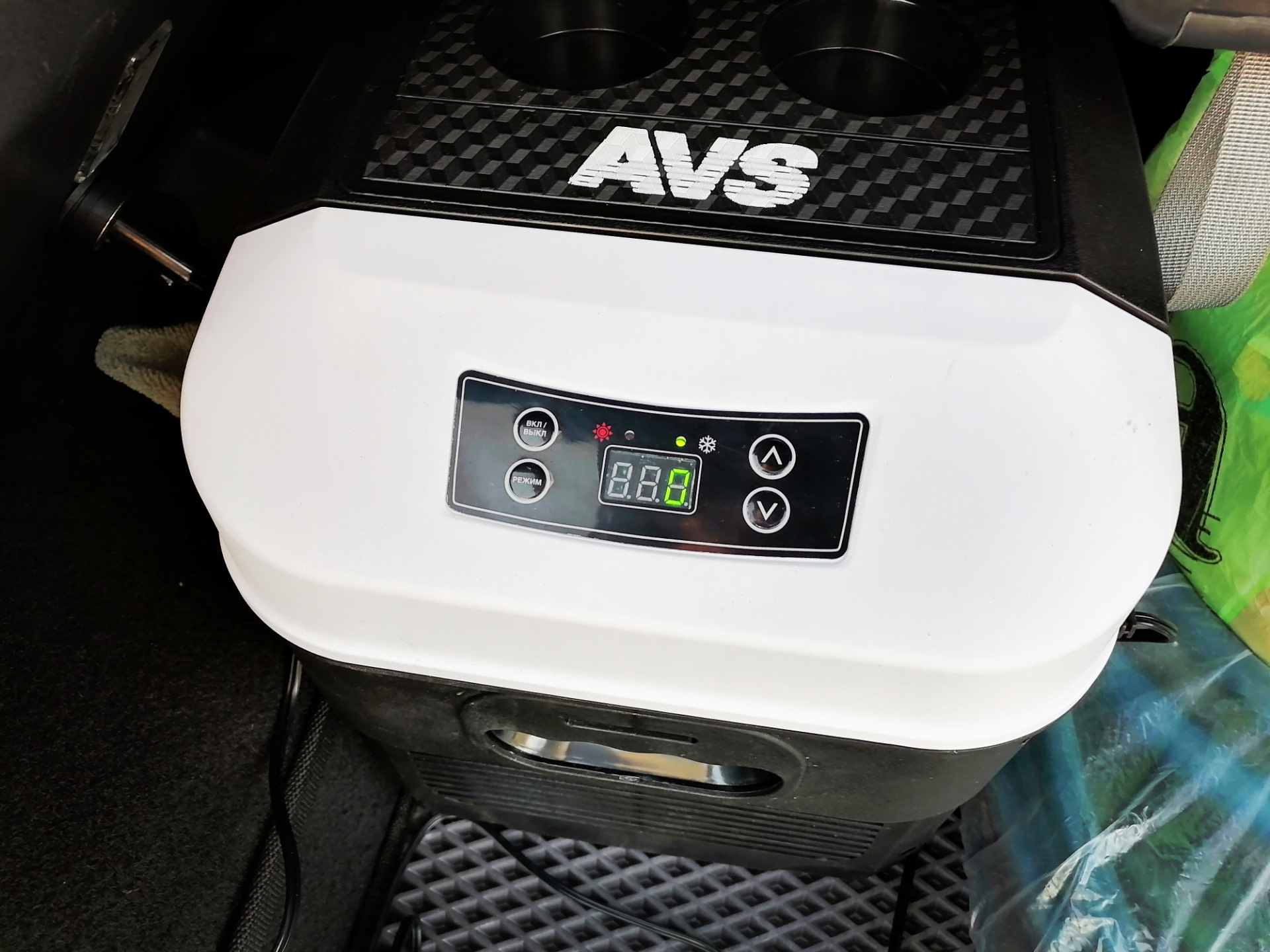 Летняя эксплуатация автомобильного холодильника AVS CC-20WAC (2023 ...