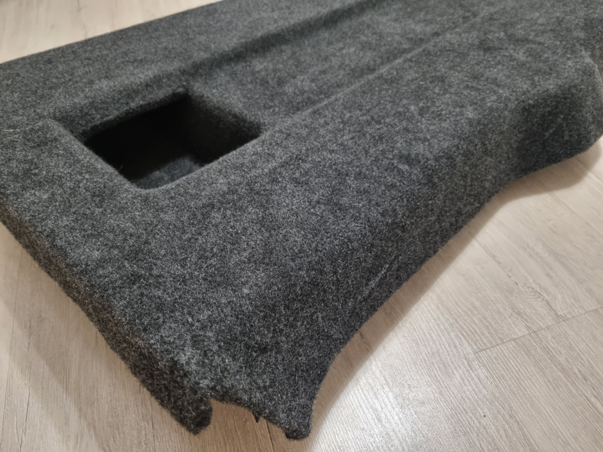 Оклейка пластика двери багажника в карпет. Шумоизоляция. — Suzuki Grand ...