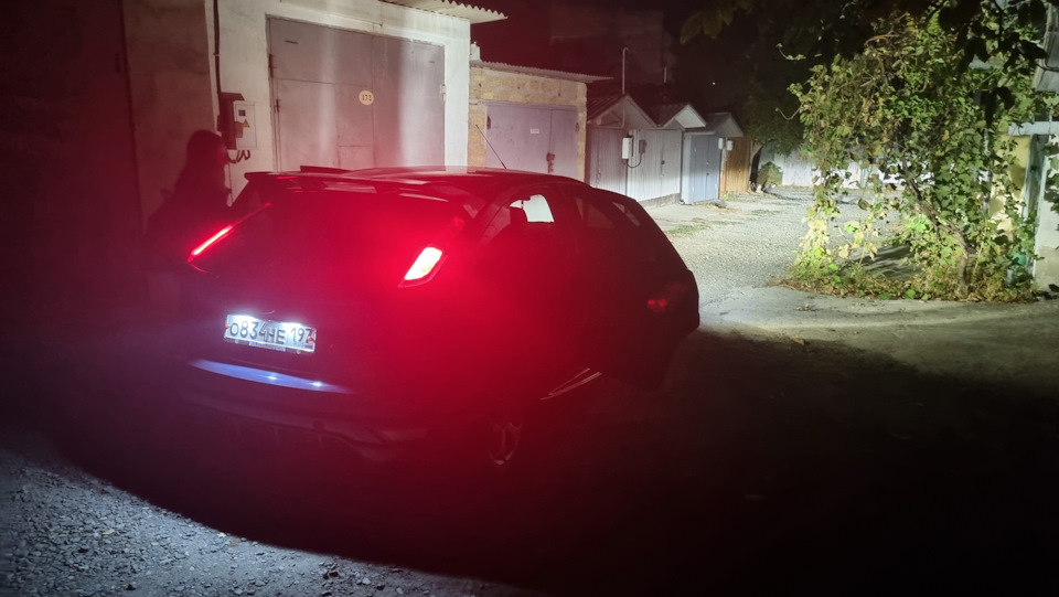 LED поворотники и стопы — Ford Focus Hatchback II, 1,6 л, 2011 года ...