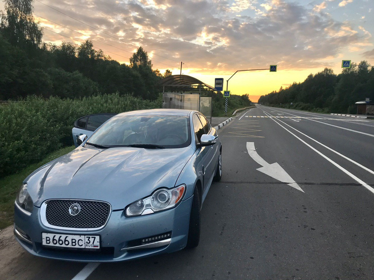 Jaguar XF 2010 дрифт