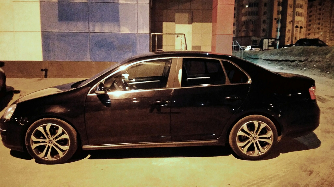 VW Jetta 5 r17