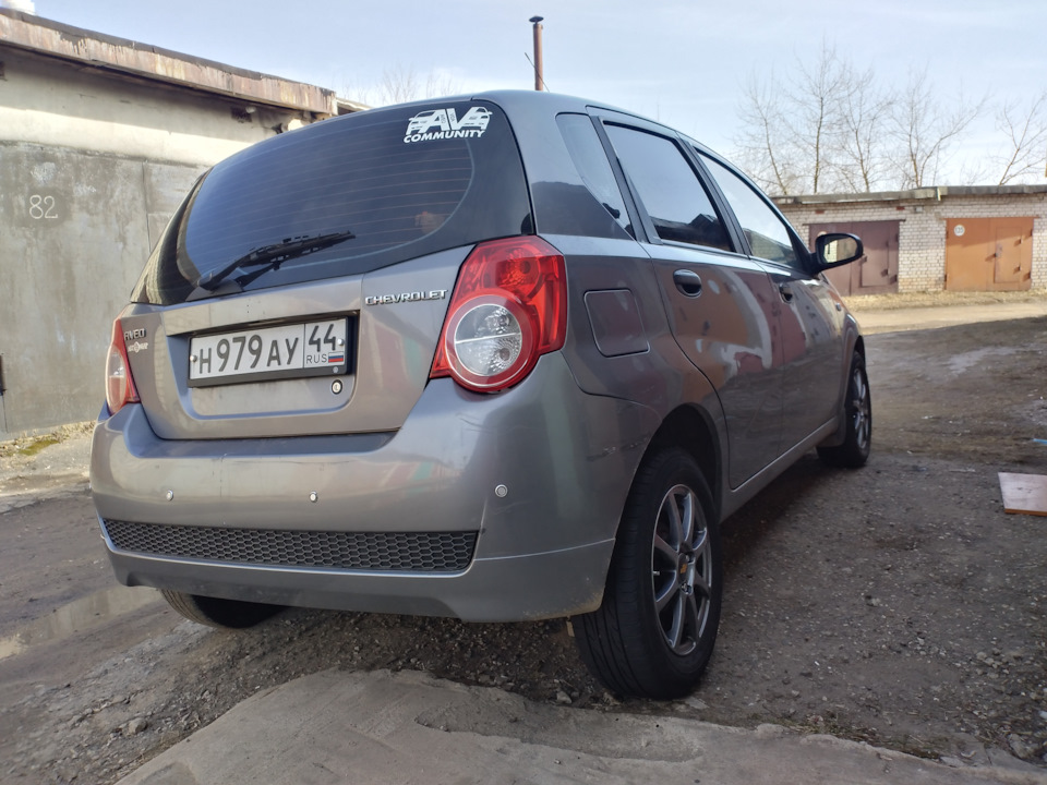 с жопки. — Chevrolet Aveo 5-door (1G)