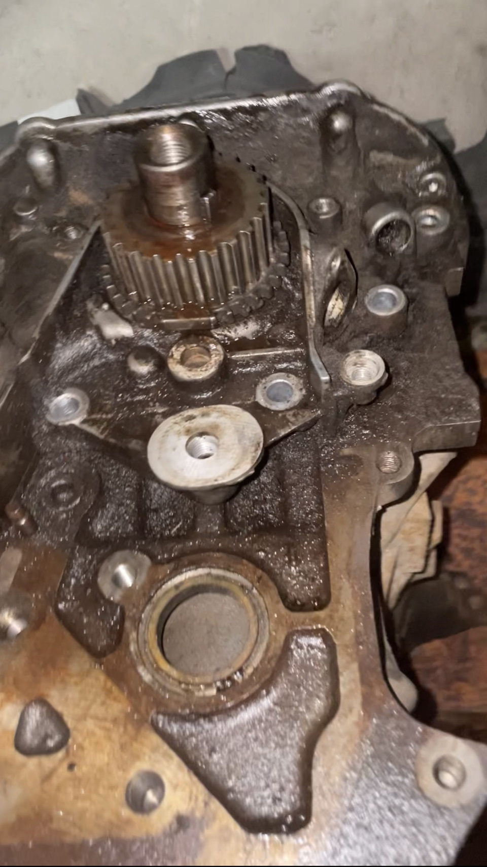 Мойка маслонасоса и шестерни коленвала — Toyota Sprinter Trueno (91), 1 ...