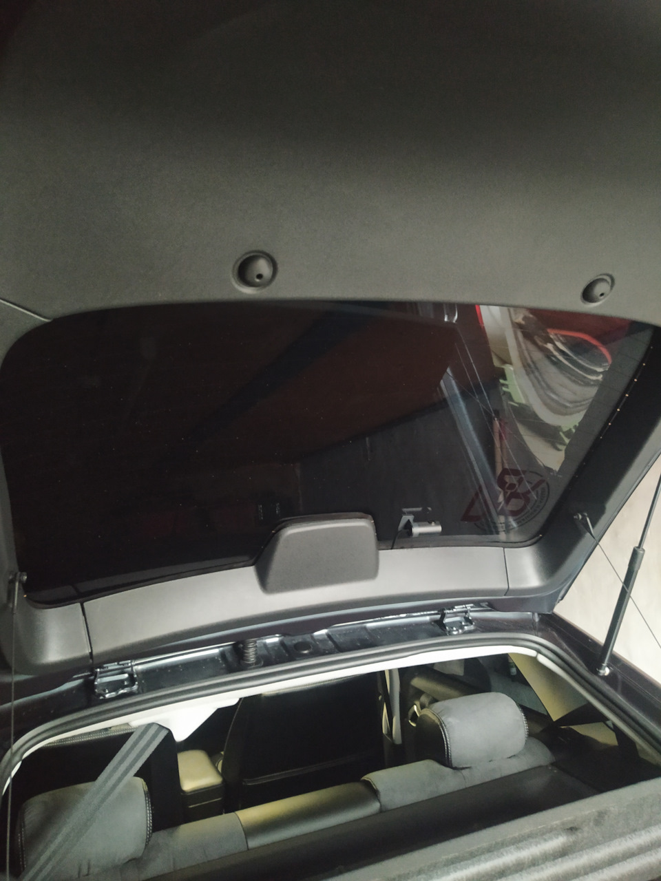 Шумо-виброизоляция обшивки крышки багажника — Lada Гранта Лифтбек (2-е ...