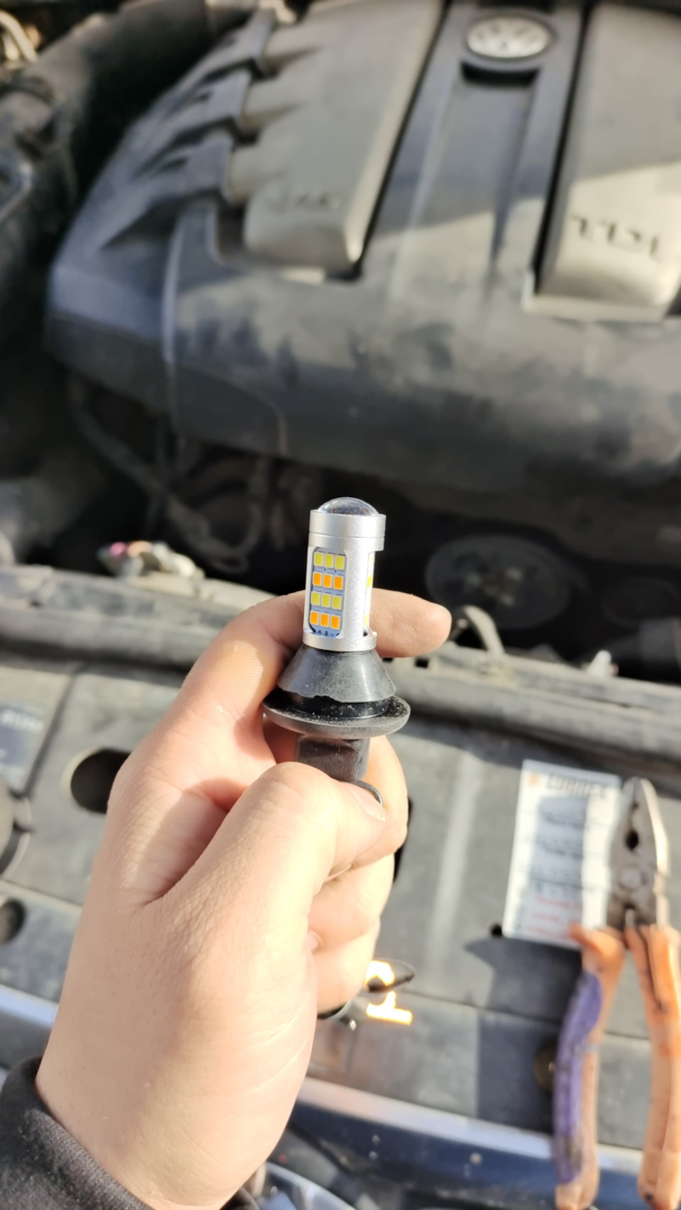Дхо с поворотником в фары — Volkswagen Touareg (1G), 3 л, 2010 года ...