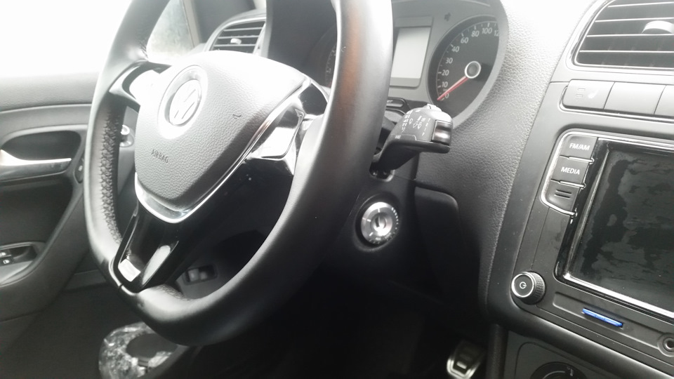 Хром накладка на замок зажигания — Volkswagen Polo Sedan, 1,6 л, 2015 ...