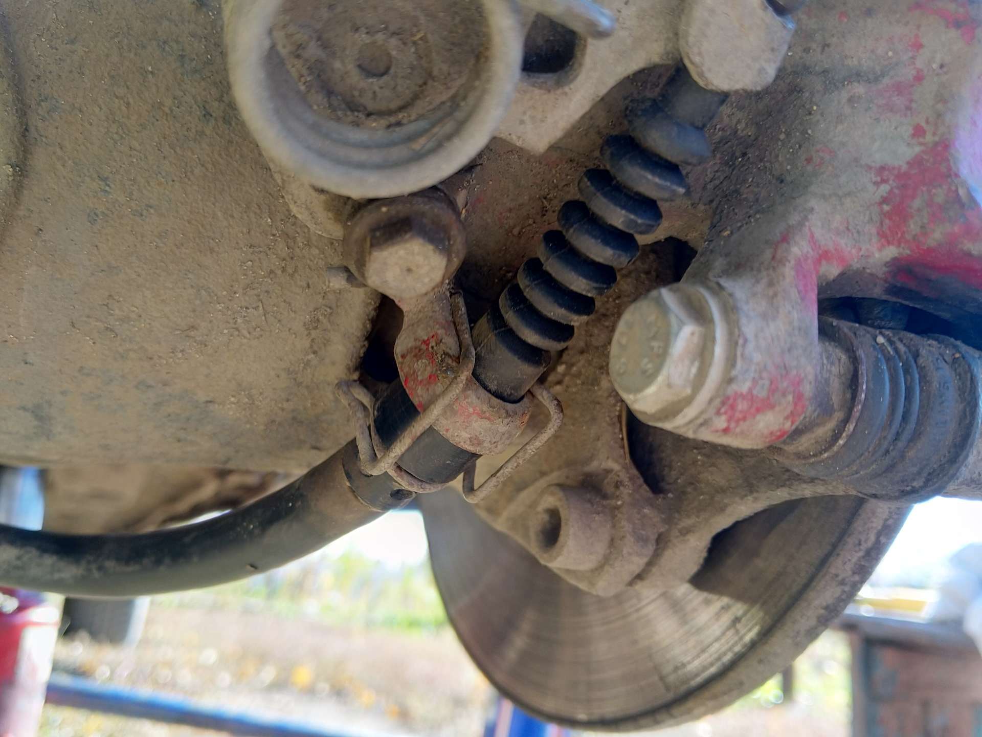 Замена пыльников тросов ручника. — Volkswagen Passat Variant (B3), 1,9 ...