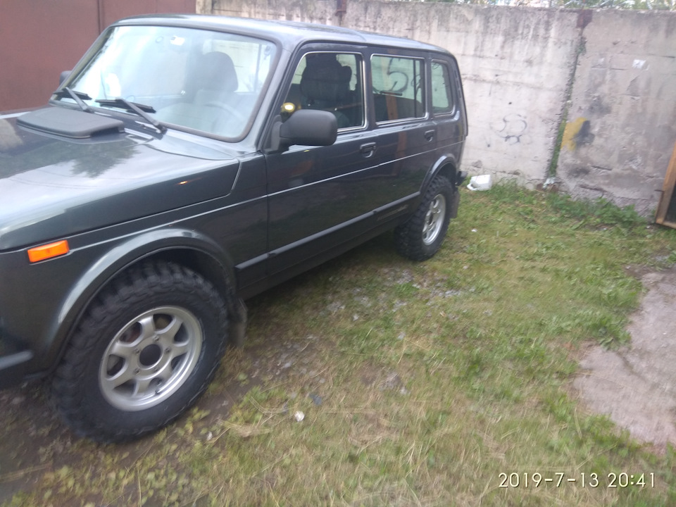Без лифта — Lada 4x4 5D